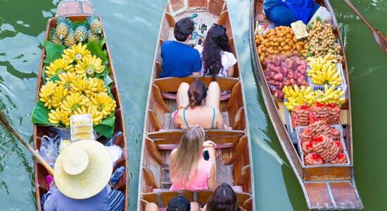Damnoen Saduak Floating Market